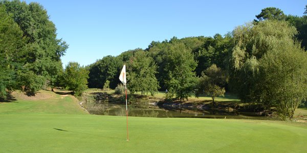 lake water hazard golf les merles