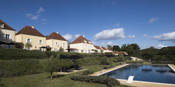 piscine villa chateau les merles