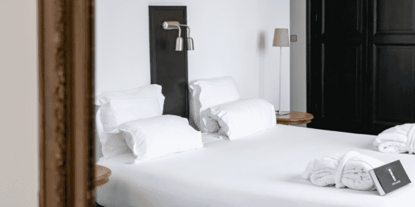 Une nuit hotel Chateau les Merles Dordogne